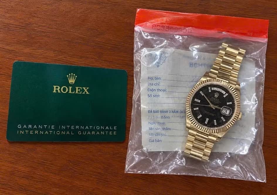 Chiếc đồng hồ Rolex trị giá hơn 1,7 tỷ đồng bị lấy cắp