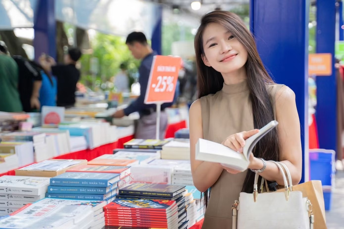 Hội s&aacute;ch ảnh 2