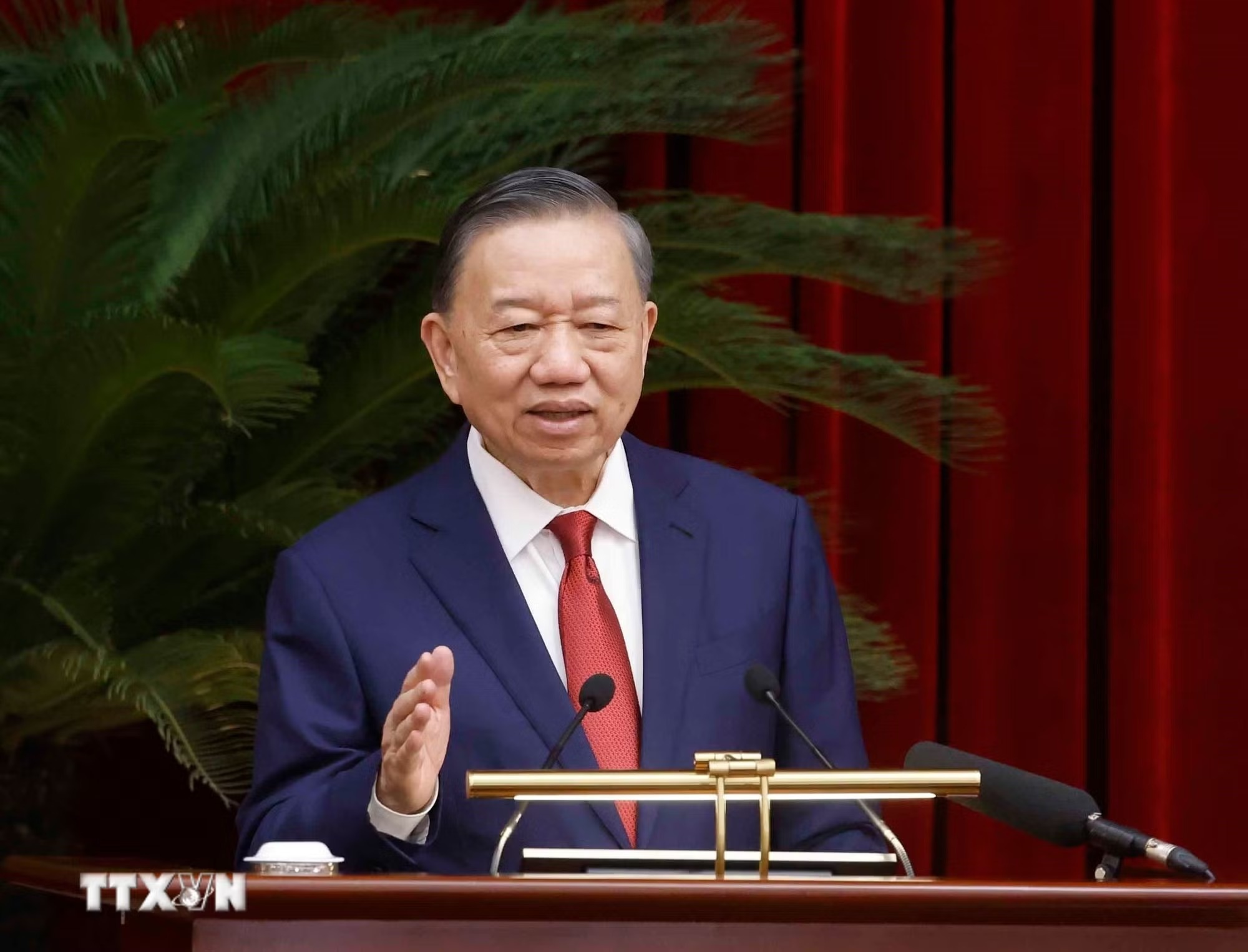 hội nghị trung ương 4 ảnh 1