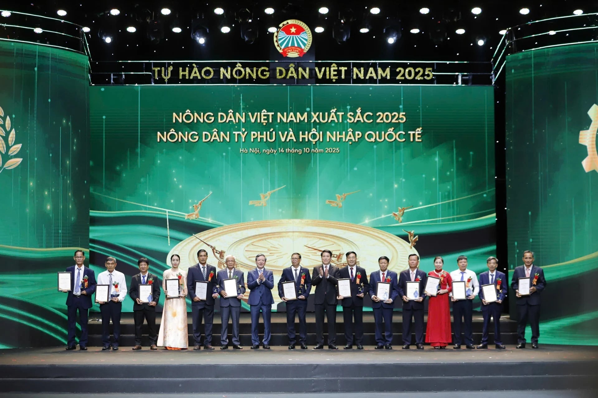 N&ocirc;ng d&acirc;n ảnh 1