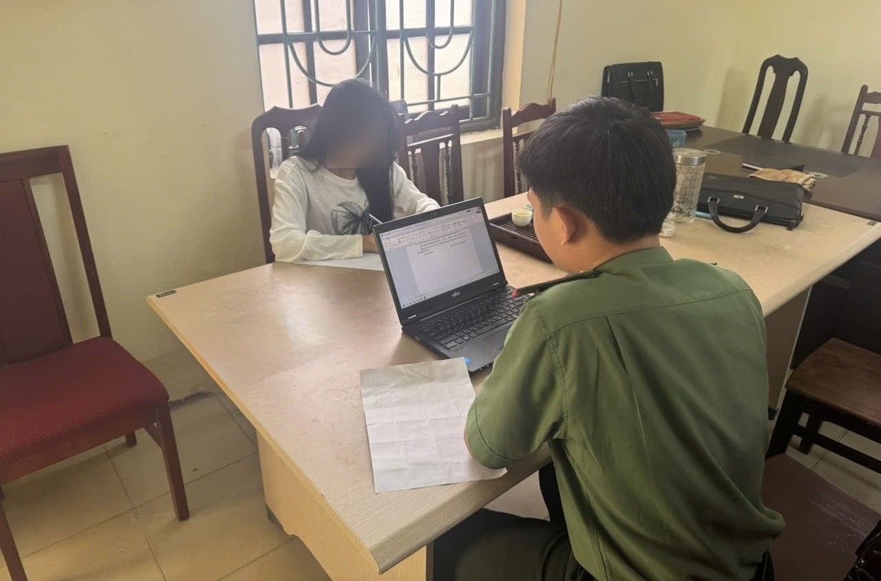 Làm việc với công an, cô gái nói lý do lập nhóm 'Những người ghét bố mẹ'