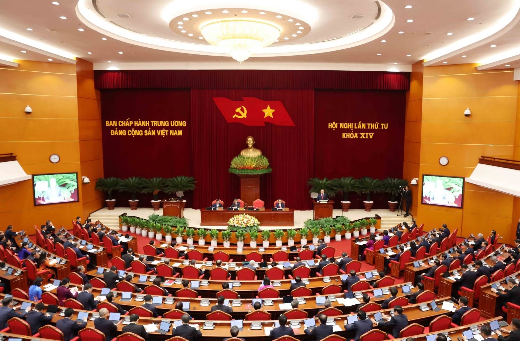 Tư chất gì, thước đo nào đánh giá cán bộ thời kỳ mới?