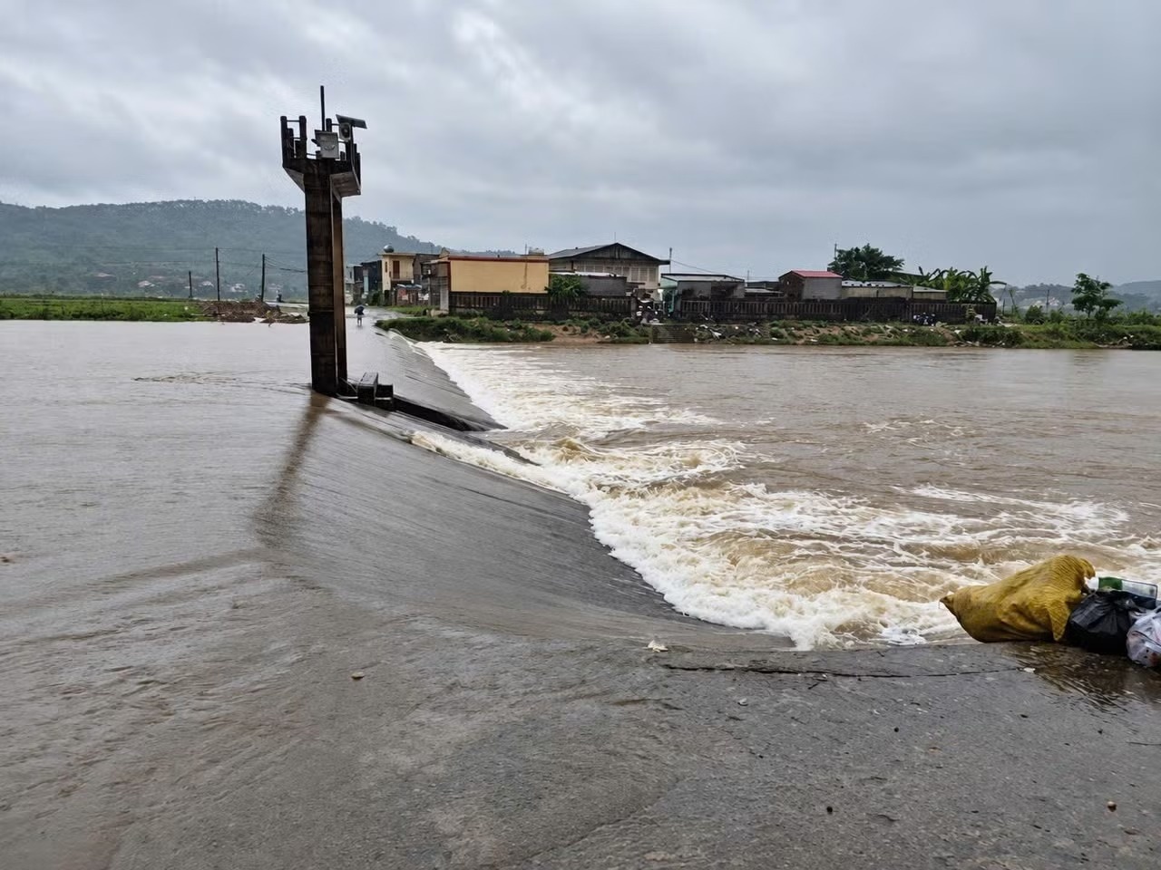 Mưa ảnh 1