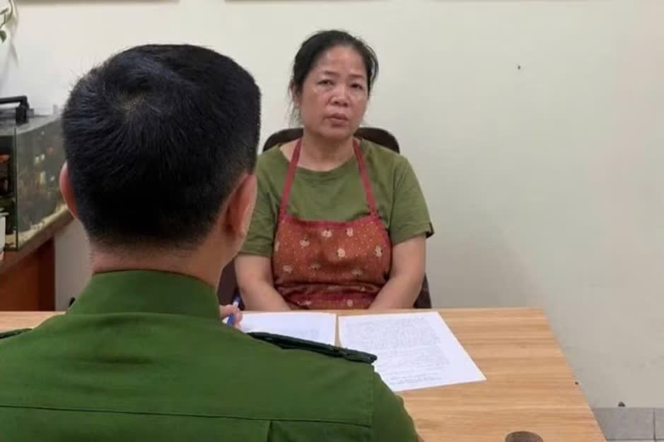 h&agrave;nh vi chửi bới,  đổ chất thải,  chắn lối đi chung ảnh 1