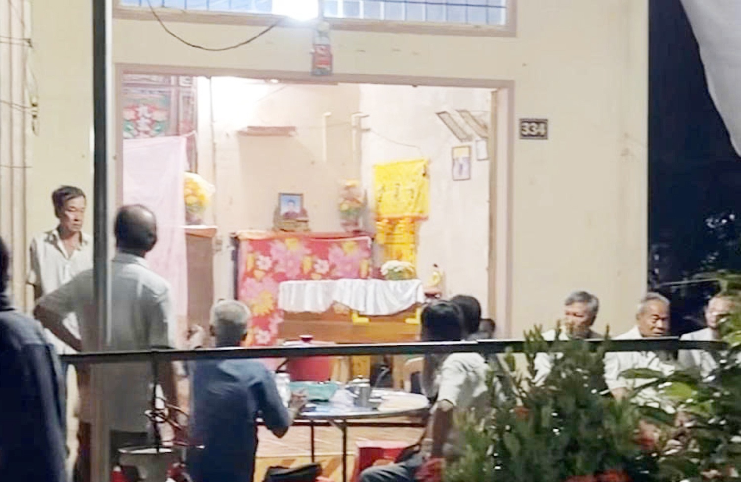 s&eacute;t đ&aacute;nh ảnh 1