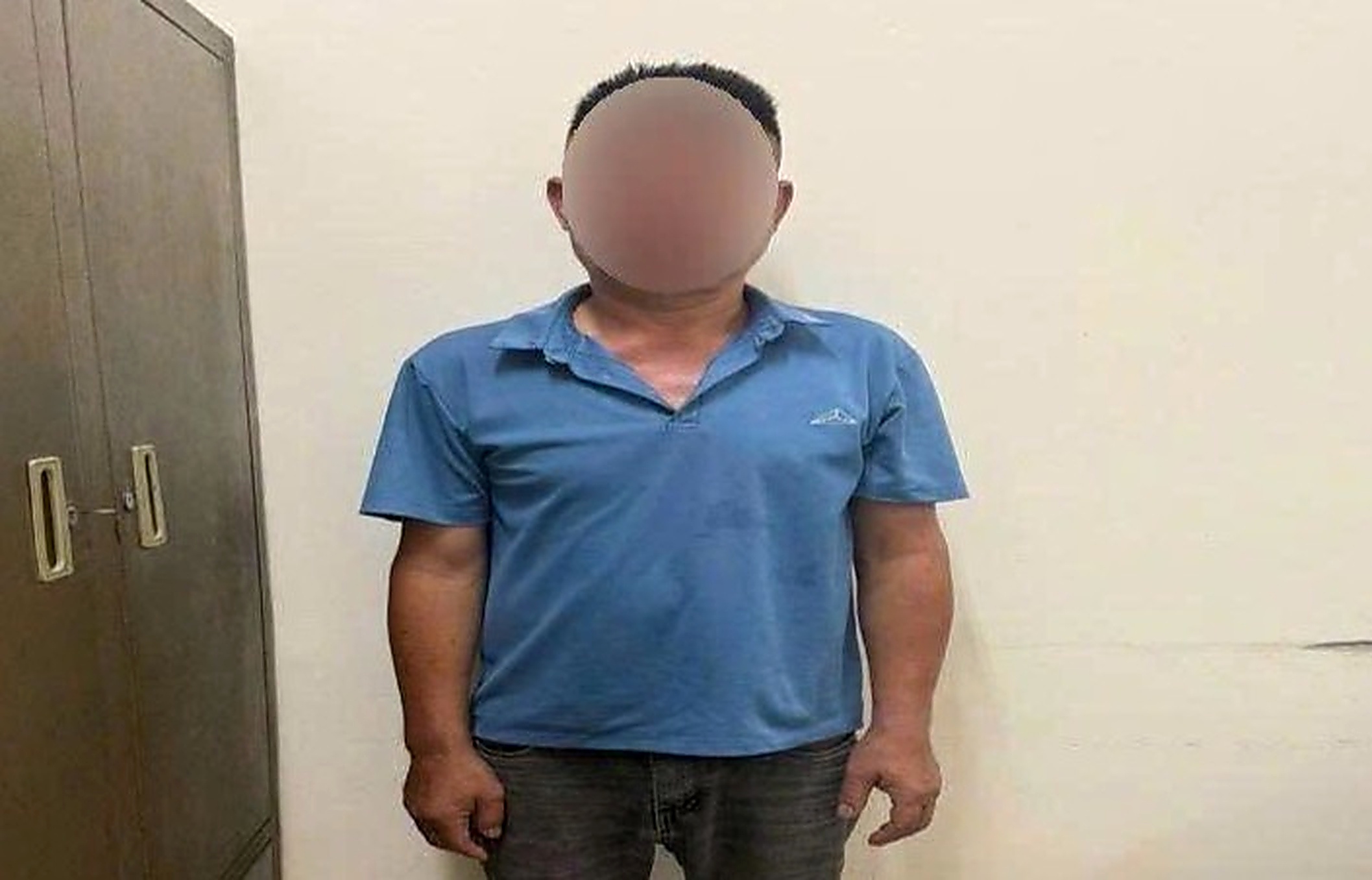 Danh tính kẻ chặn đầu ôtô, bóp mũi, tát tài xế ở Hà Nội