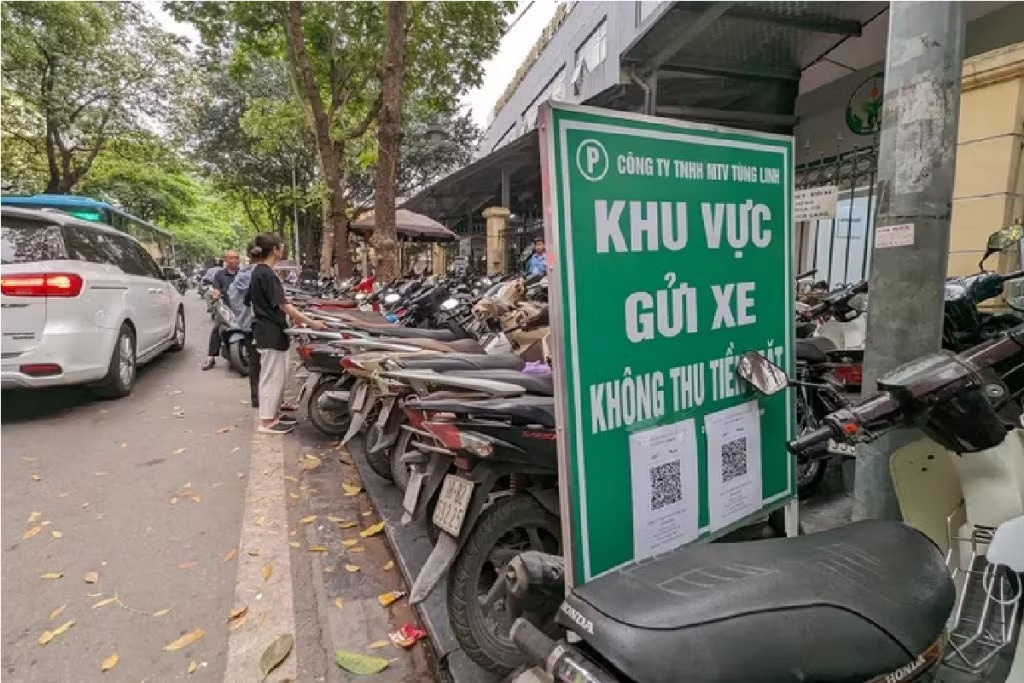 Hà Nội đặt lộ trình bãi xe máy, ôtô 100% thanh toán tự động