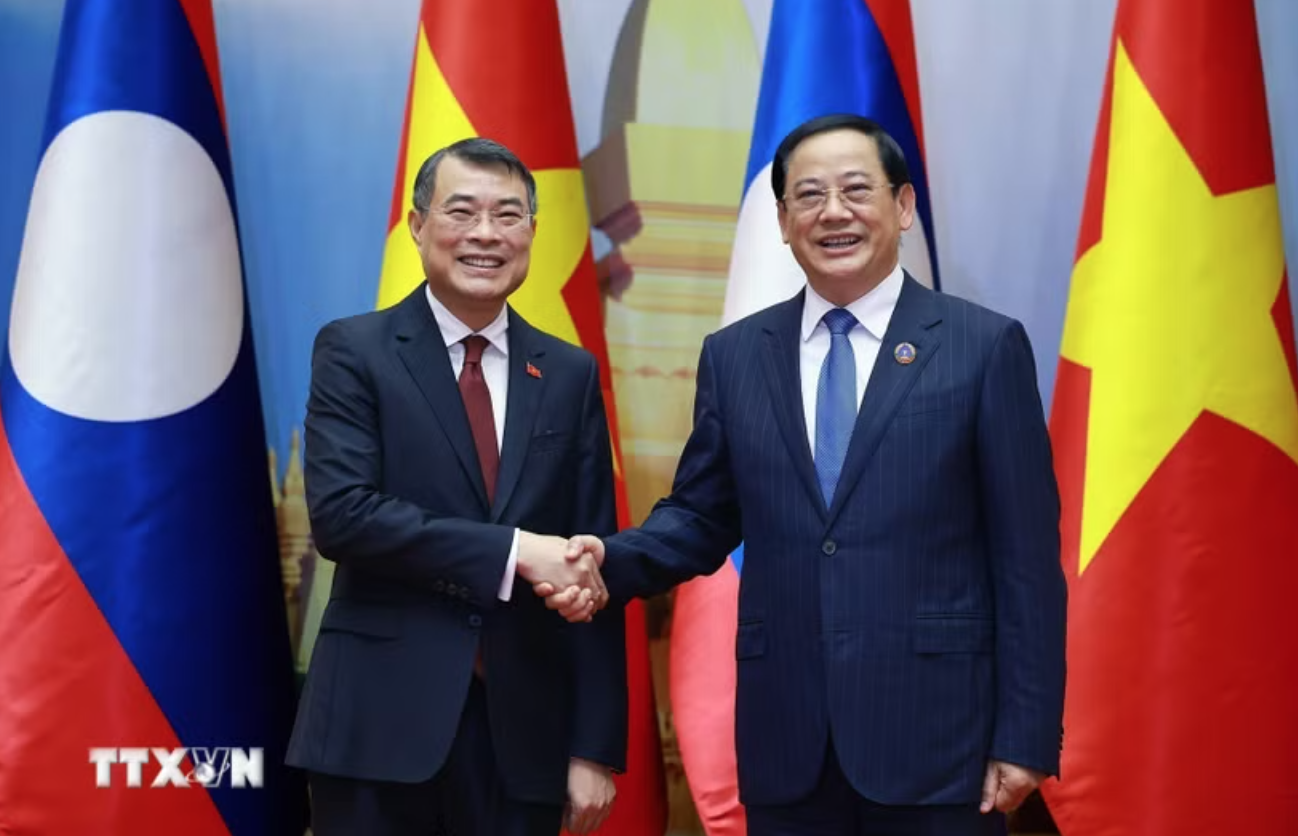 Thủ tướng Lê Minh Hưng hội kiến Chủ tịch Quốc hội Lào Sonexay Siphandone