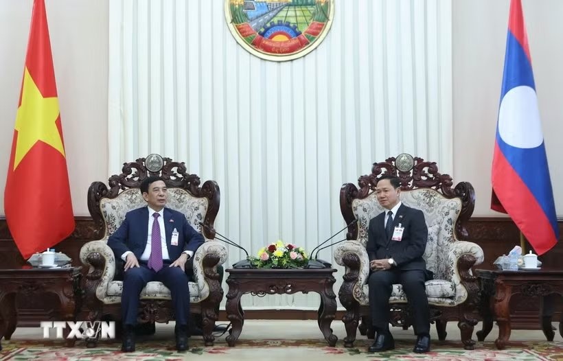 Đưa hợp tác quốc phòng Việt Nam-Lào ngày càng gắn kết chiến lược