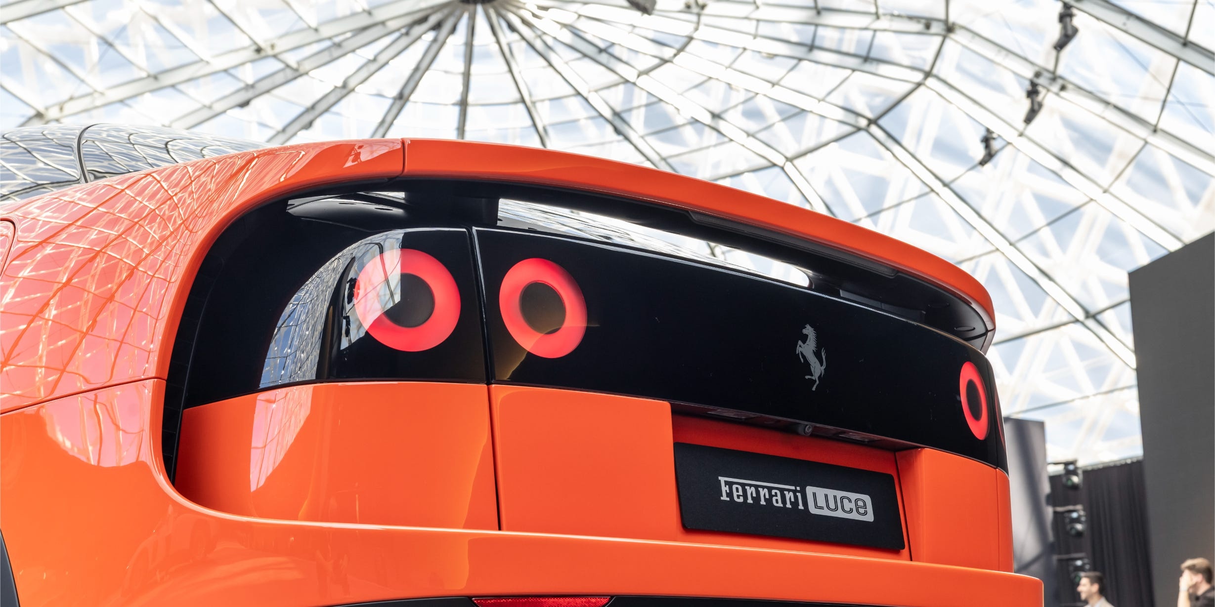 Ferrari phát triển chiếc xe điện đầu tiên sau câu nói của Jeff Bezos