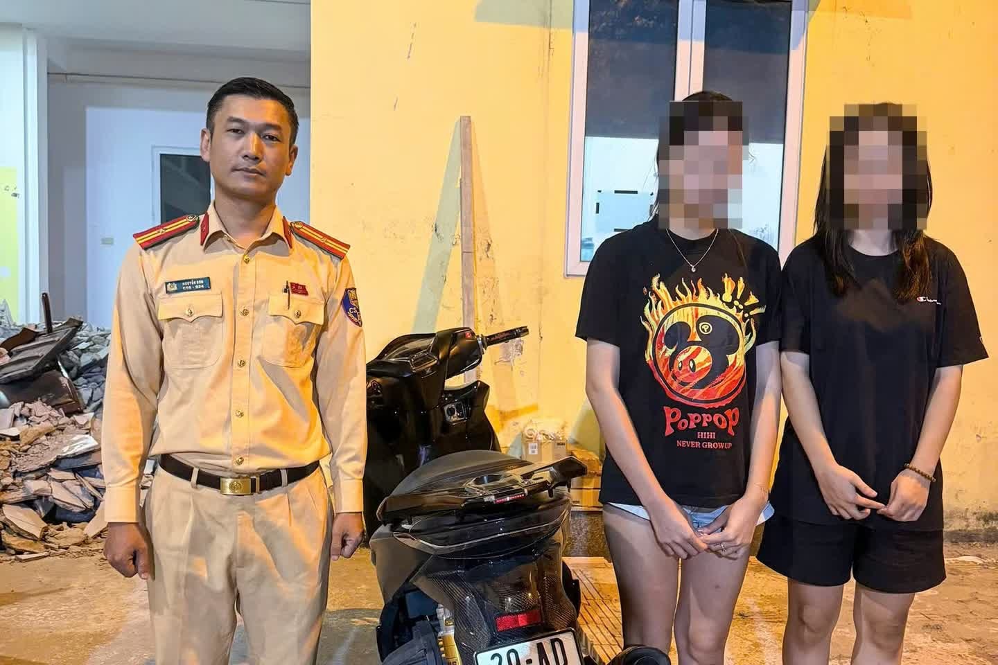 Ph&oacute;ng nhanh,  đ&aacute;nh v&otilde;ng,  Tr&ecirc;n đường Mễ Tr&igrave; ảnh 1