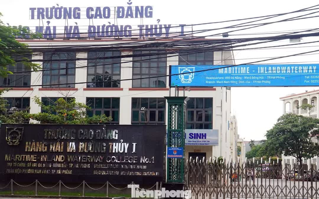Nam sinh 16 tuổi ảnh 1