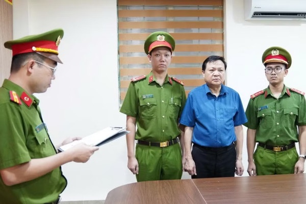 Bắt tạm giam Bí thư Đảng ủy và Chủ tịch UBND xã Hợp Kim ở Phú Thọ