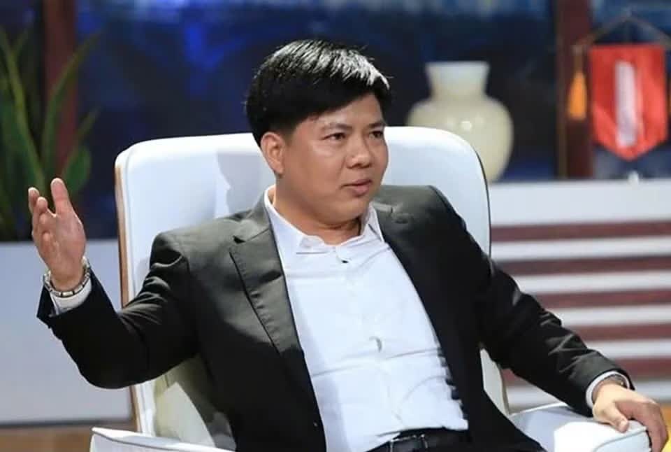 Shark Thủy,  gi&aacute;o dục Egroup,  C&ocirc;ng ty Egroup ảnh 1
