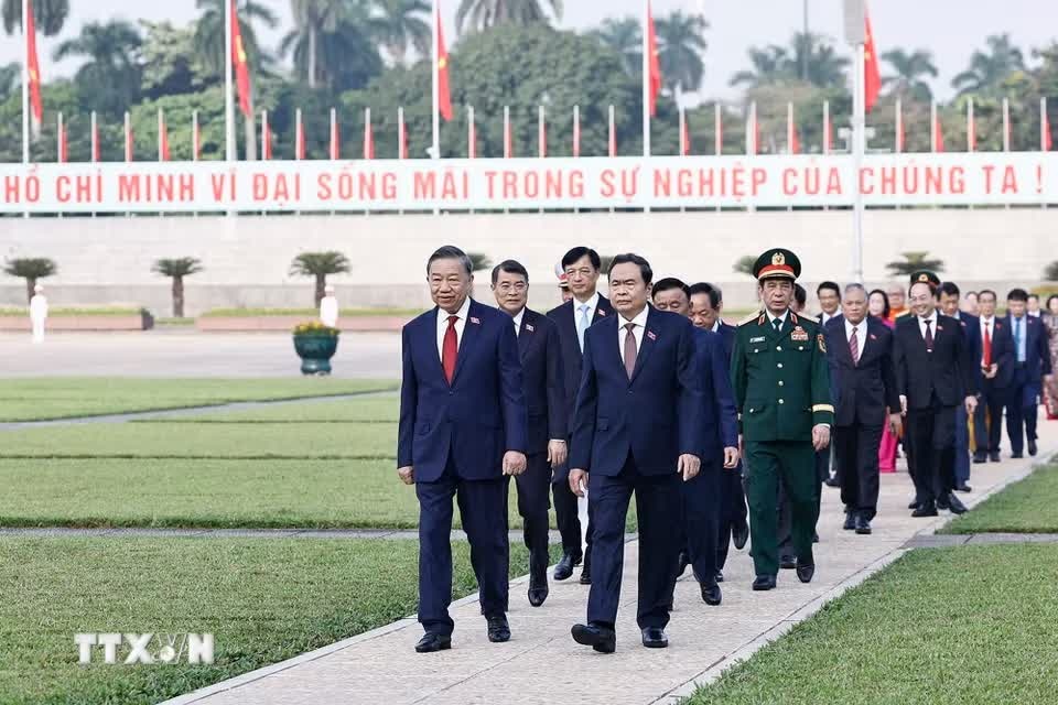 Quốc hội ảnh 2