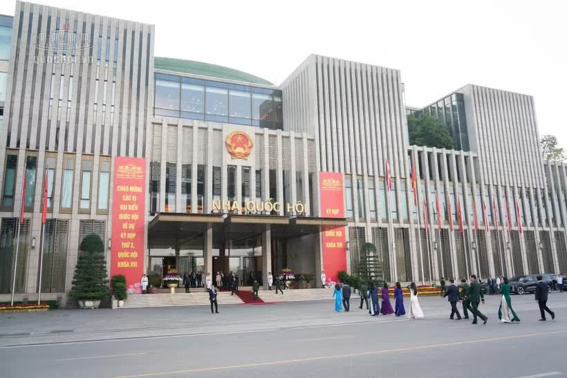 Quốc hội ngày 18/10: Thảo luận về phát triển kinh tế - xã hội và ngân sách