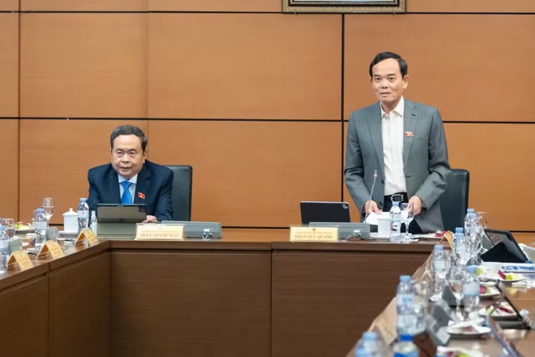 Bí thư TP.HCM khuyến khích doanh nghiệp thưởng Tết ngay tháng 11
