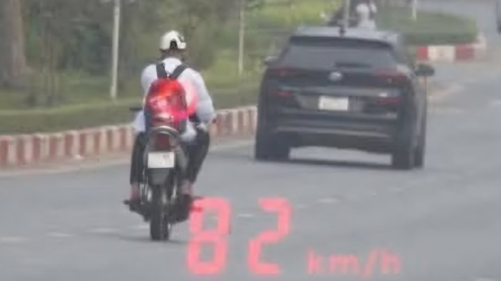 Học sinh chạy xe máy 82 km/h, quay đầu bỏ chạy khi gặp CSGT