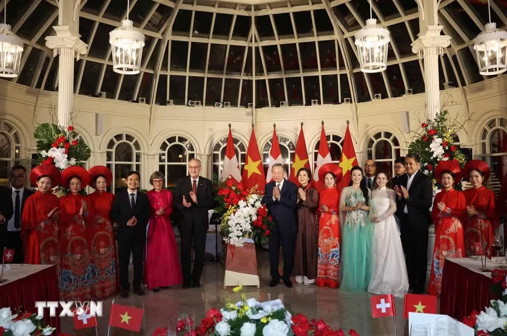 Tổng B&iacute; thư,  Chủ tịch nước ảnh 6
