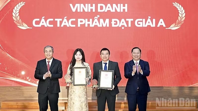 nền tảng tư tưởng ảnh 1
