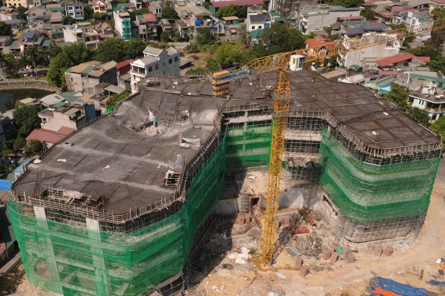 Sập sàn bê tông dự án Rạp Tháng 8, hai người thương vong