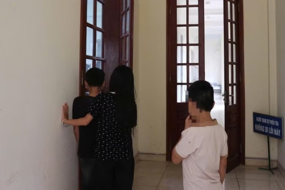 ph&ograve;ng xử &aacute;n ảnh 2