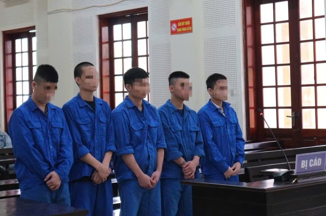 ph&ograve;ng xử &aacute;n ảnh 1
