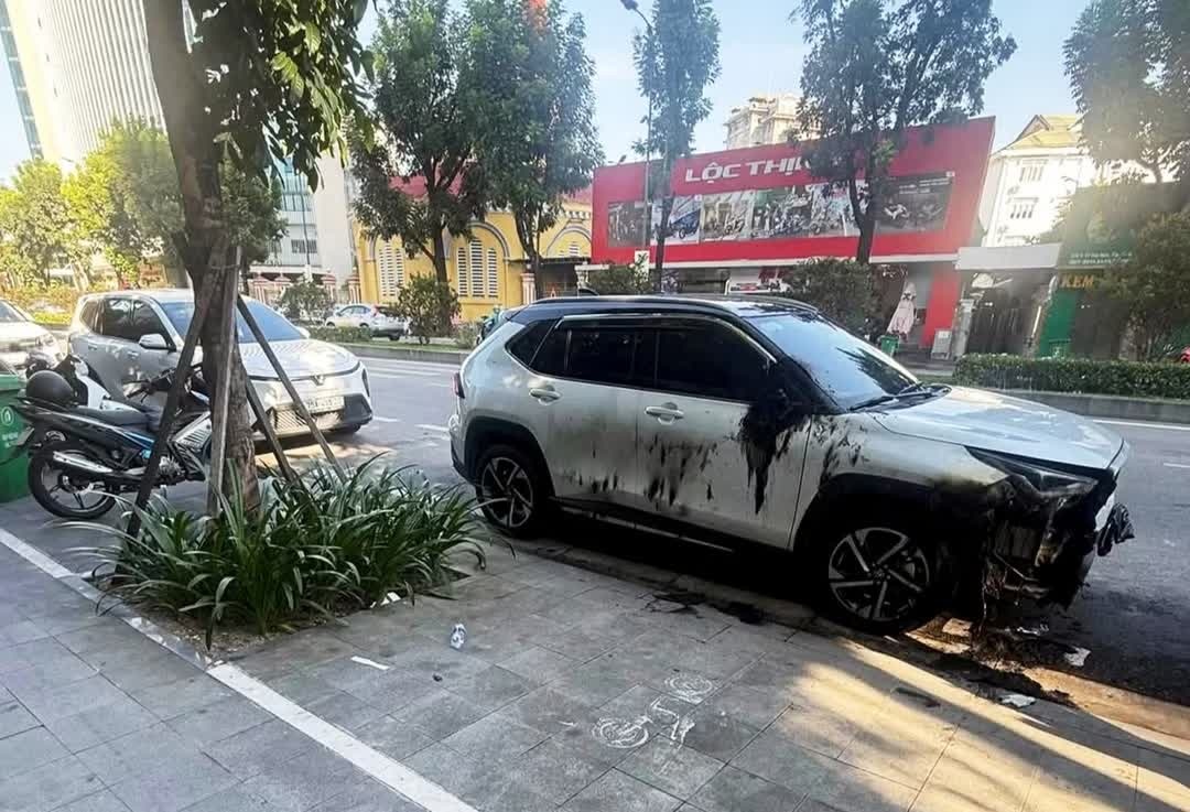 Xác định nghi phạm vụ đốt ôtô trên đường phố ở Huế