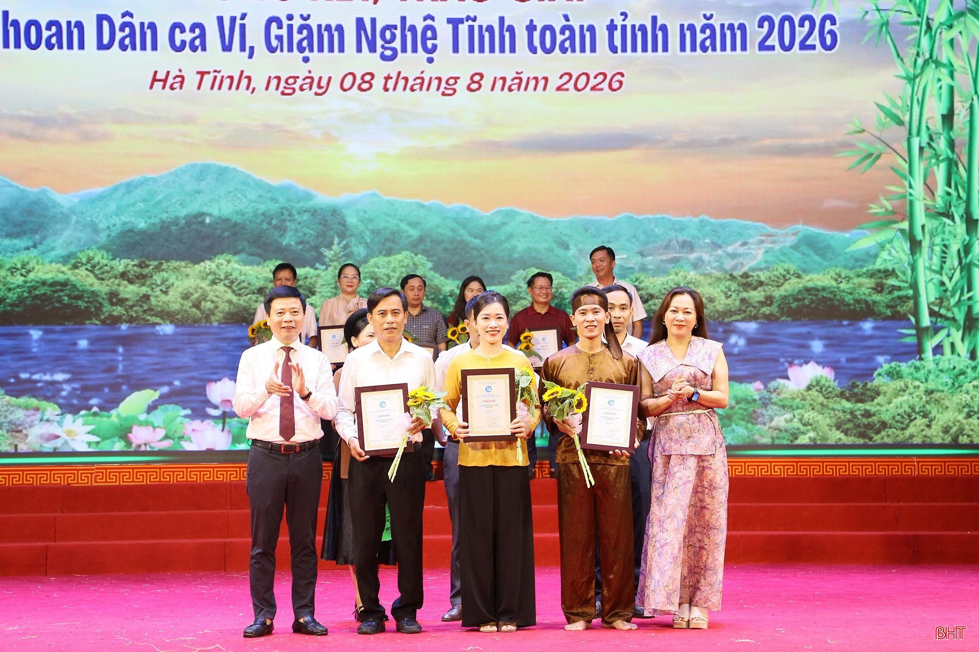 văn h&oacute;a đọc ảnh 11