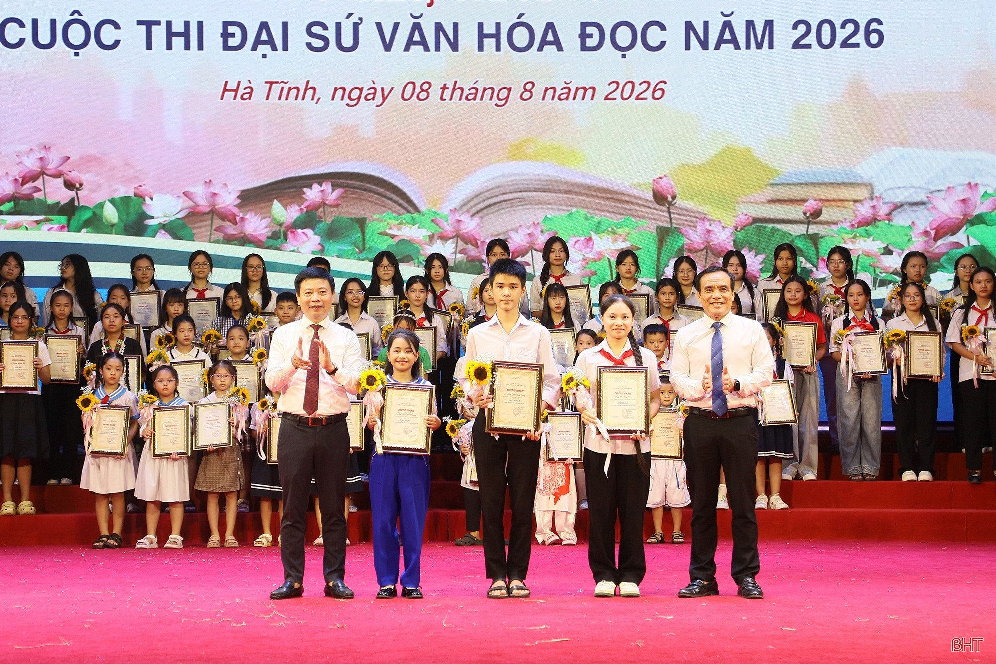văn h&oacute;a đọc ảnh 4