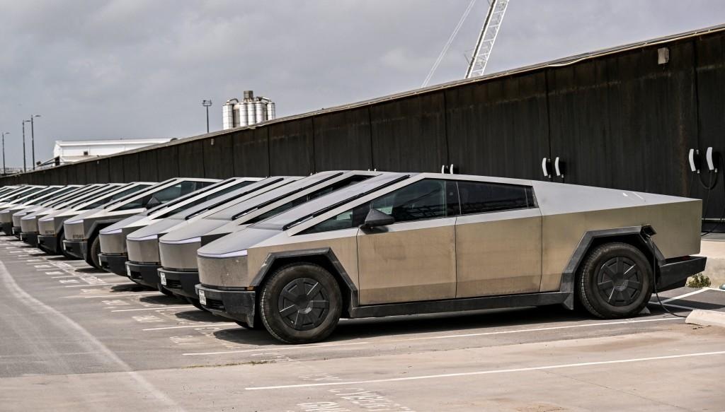 Tesla ảnh 3 Tesla ảnh 3