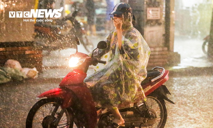 mưa lớn ảnh 1