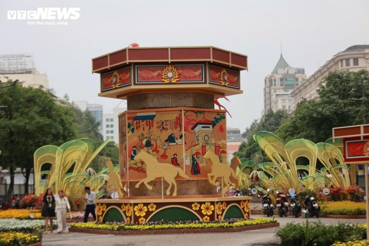 đường hoa nguyễn huệ ảnh 1