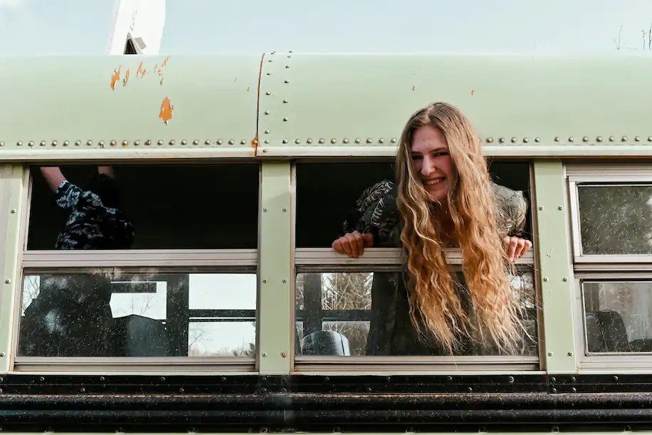 Ba co gai cung bi lua tinh anh 3