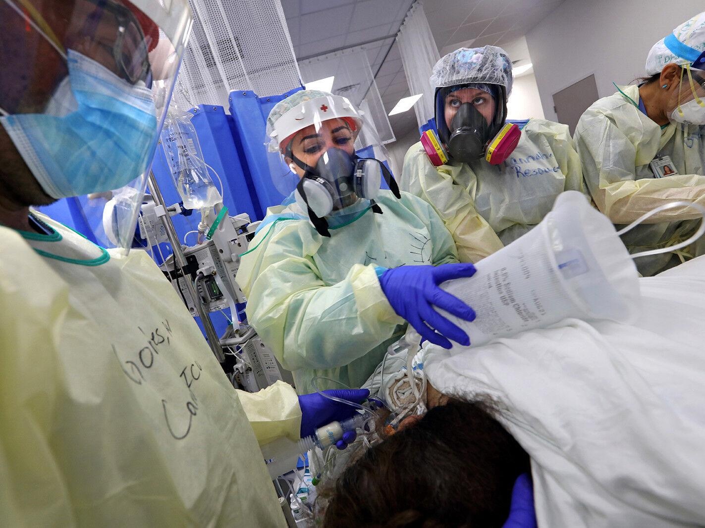 Tranh cai lien quan den quy dinh deo khau trang o My anh 3