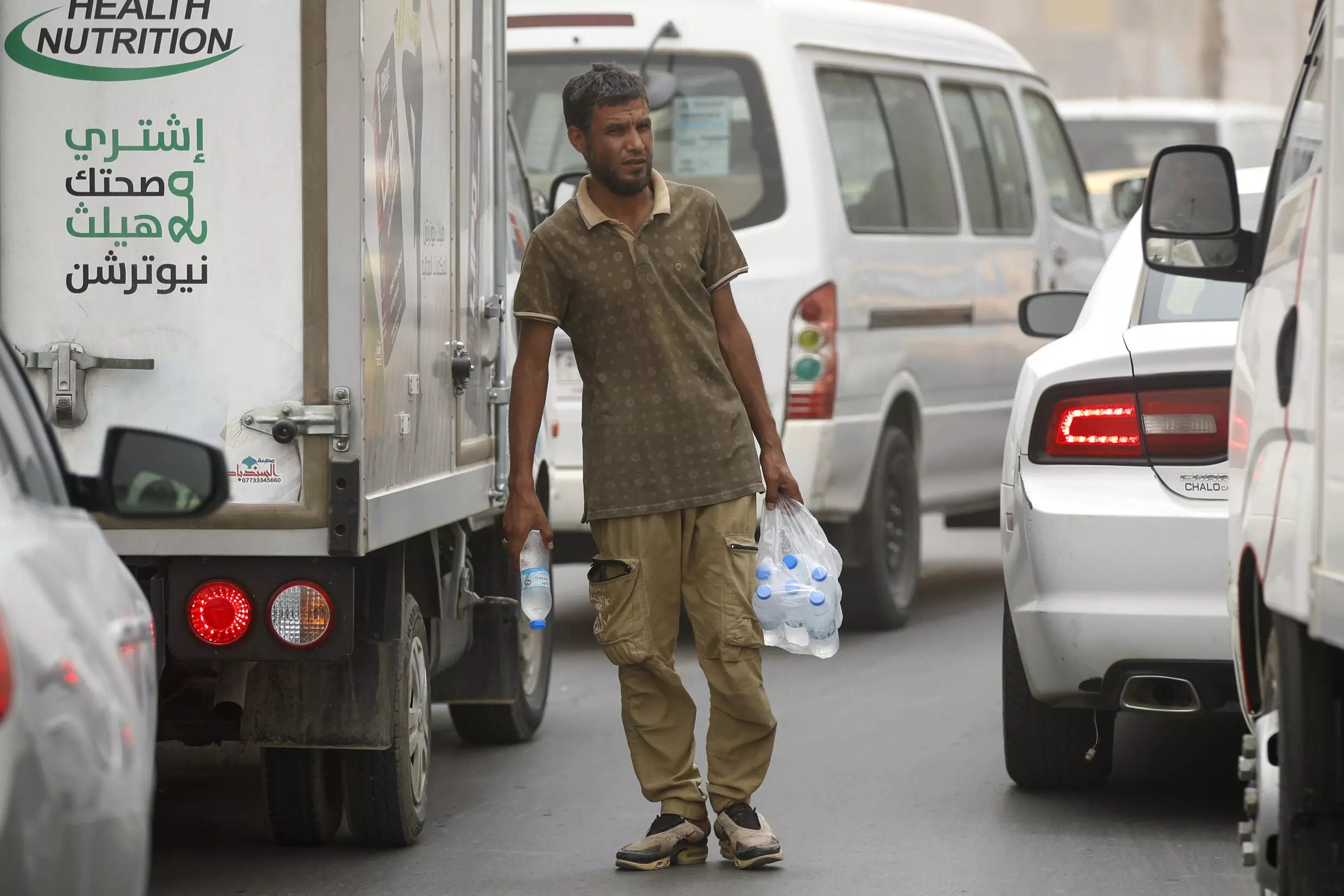 Iraq doi dien mua he nong nhu "dia nguc" anh 2