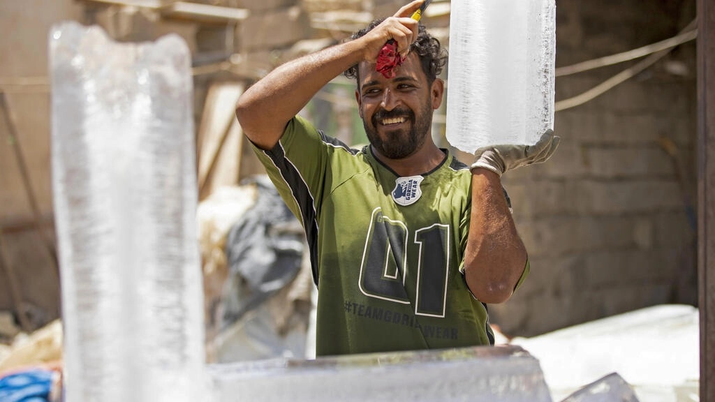 Iraq doi dien mua he nong nhu "dia nguc" anh 4