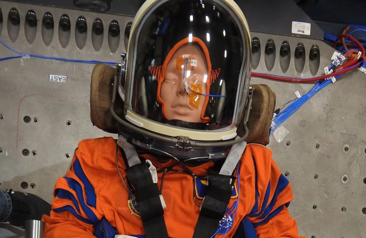 NASA tro lai mat trang anh 3