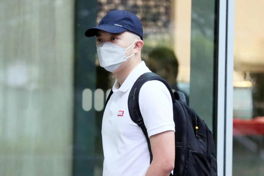 Singapore phat tu nguoi dong gia bac si de lay anh nhay cam cua phu nu hinh anh