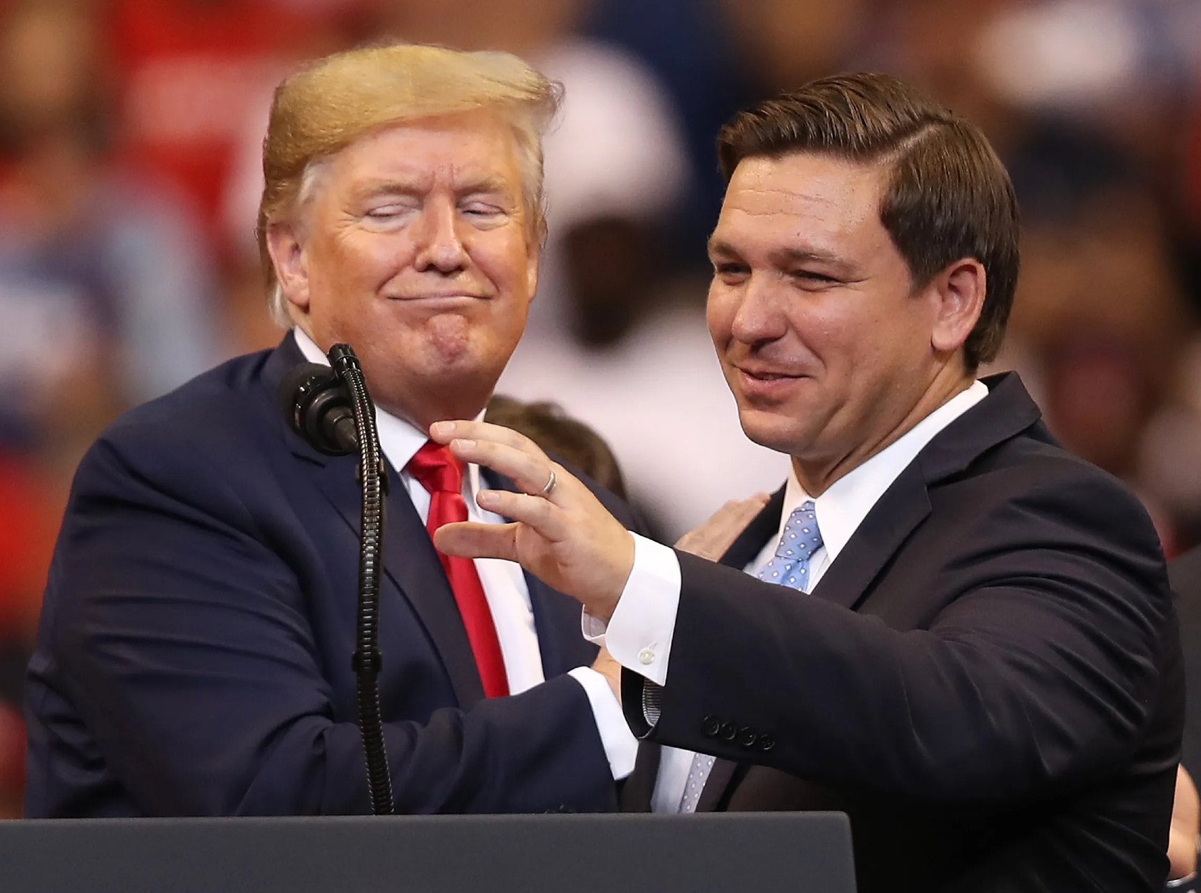 Ong Biden 'dan nhan' DeSantis la phien ban moi cua ong Trump hinh anh