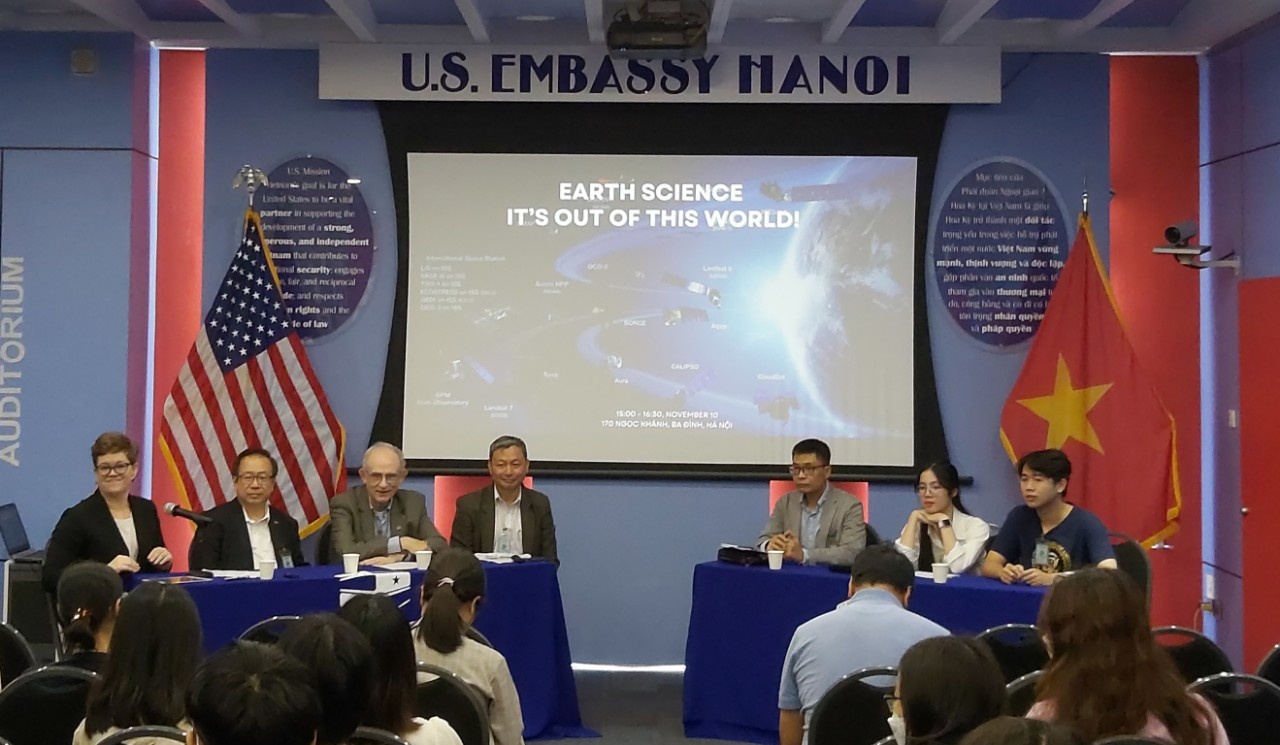 Chuyen gia NASA: Viet Nam - My luon tim kiem co hoi hop tac ve vu tru hinh anh