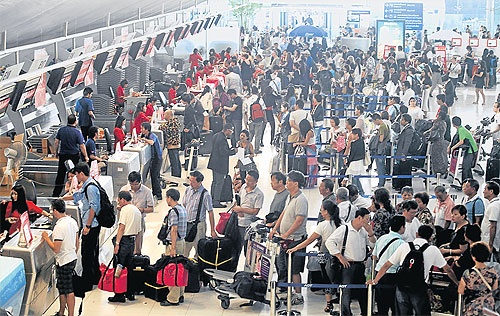 San bay Bangkok tac nghen khien gioi chuc du lich Thai Lan lo ngai hinh anh