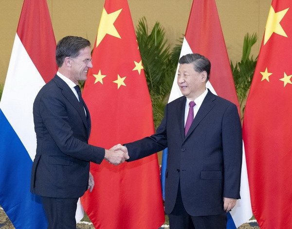 Chu tich Tap Can Binh anh 5