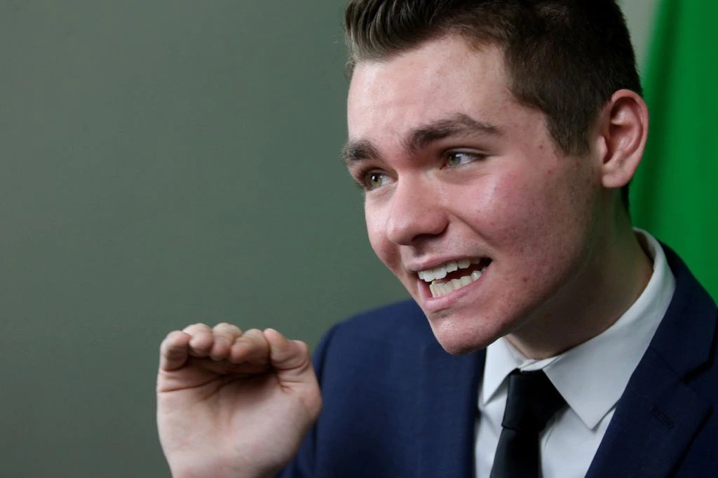 Dang sau bua toi khien ong Trump gap bao phan no hinh anh