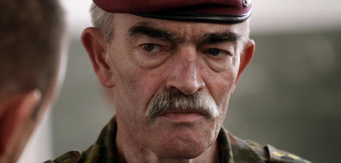 Cuu tuong NATO du doan thoi diem Nga - Ukraine ngung ban hinh anh