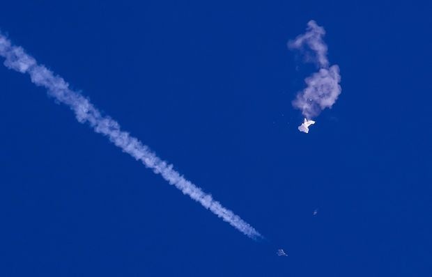 khong gian can vu tru anh 2