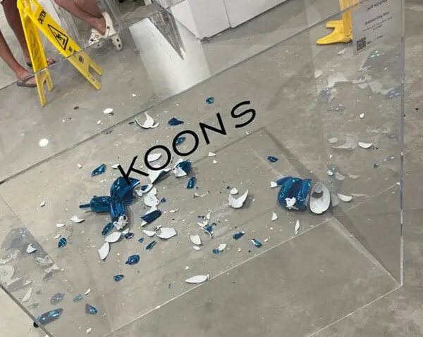 Khach vo tinh lam vo tac pham nghe thuat 42.000 USD thanh tram manh hinh anh