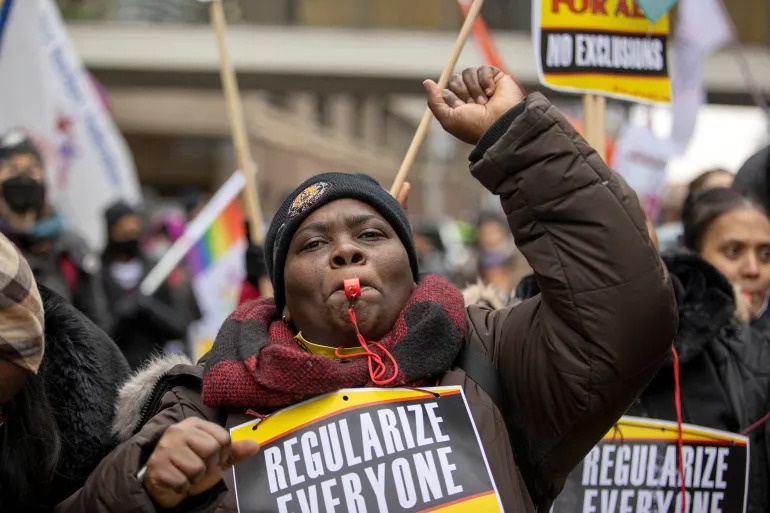 Dan so Canada tang ky luc hinh anh