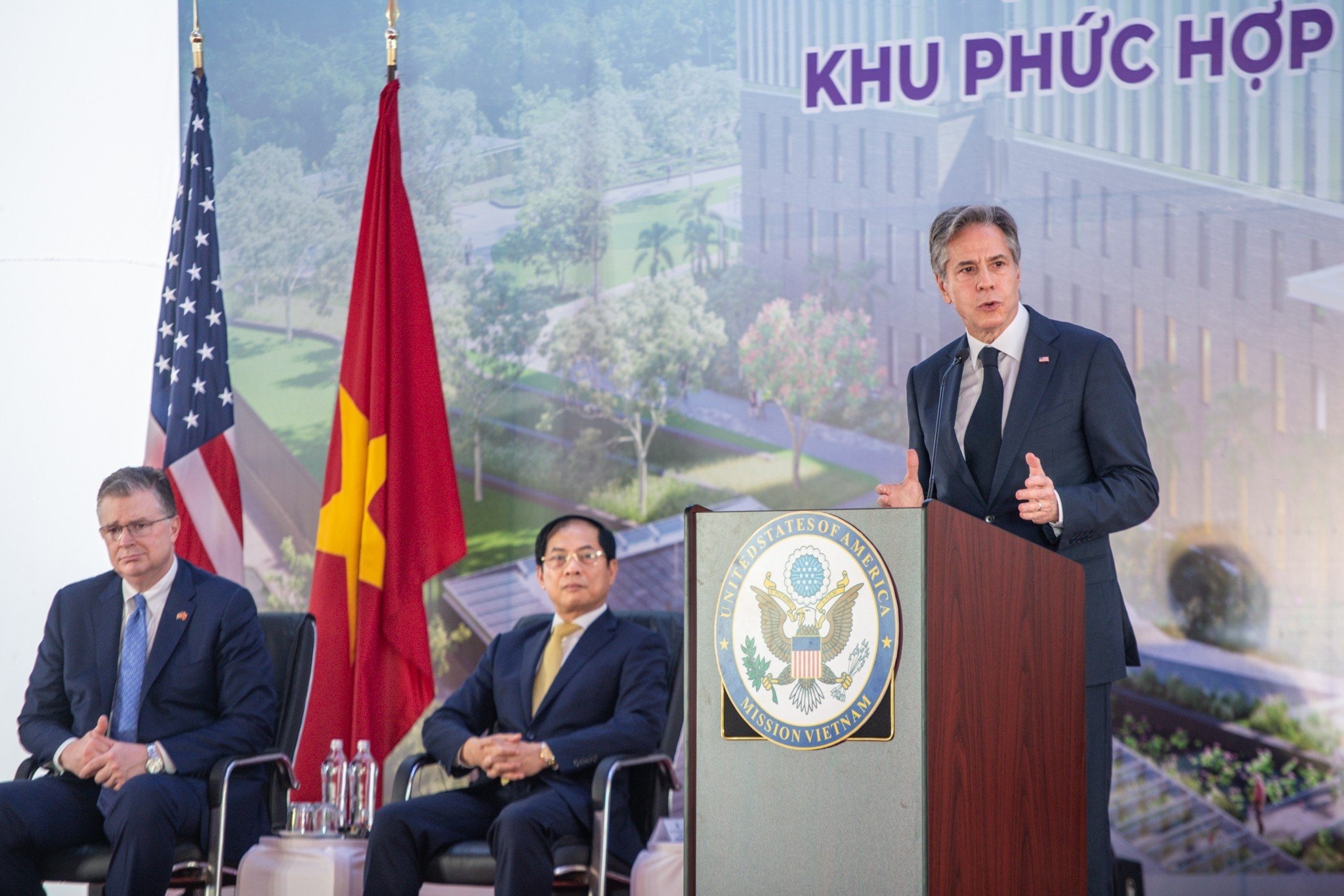 Ong Blinken du le khoi cong dai su quan 1,2 ty USD tai Ha Noi hinh anh