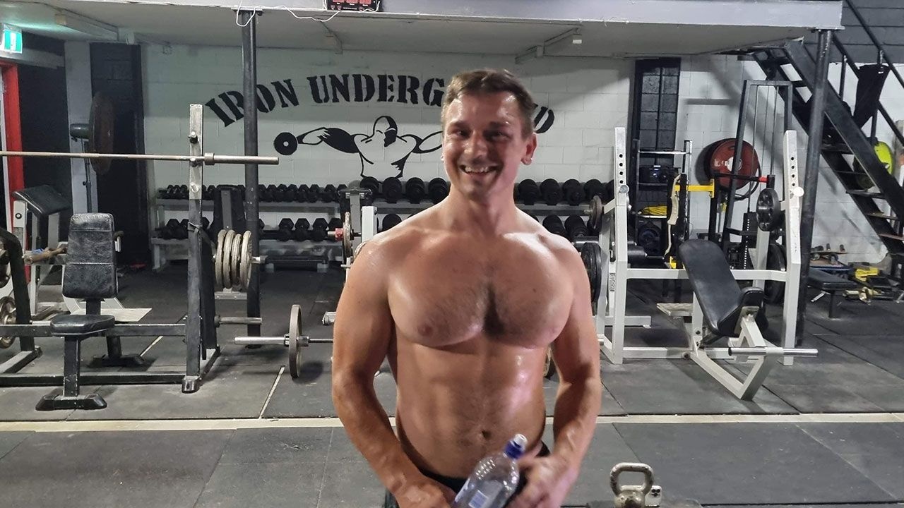 Nguoi dan ong chong day hon 3.200 lan trong mot gio hinh anh